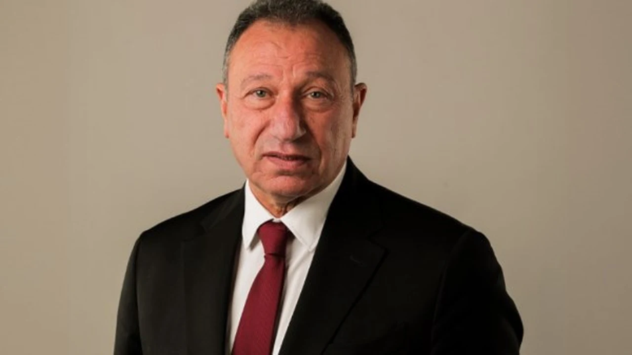 الخطيب يبارك لرجال طائرة الأهلي بمناسبة التتويج بكأس مصر والرباعية المحلية